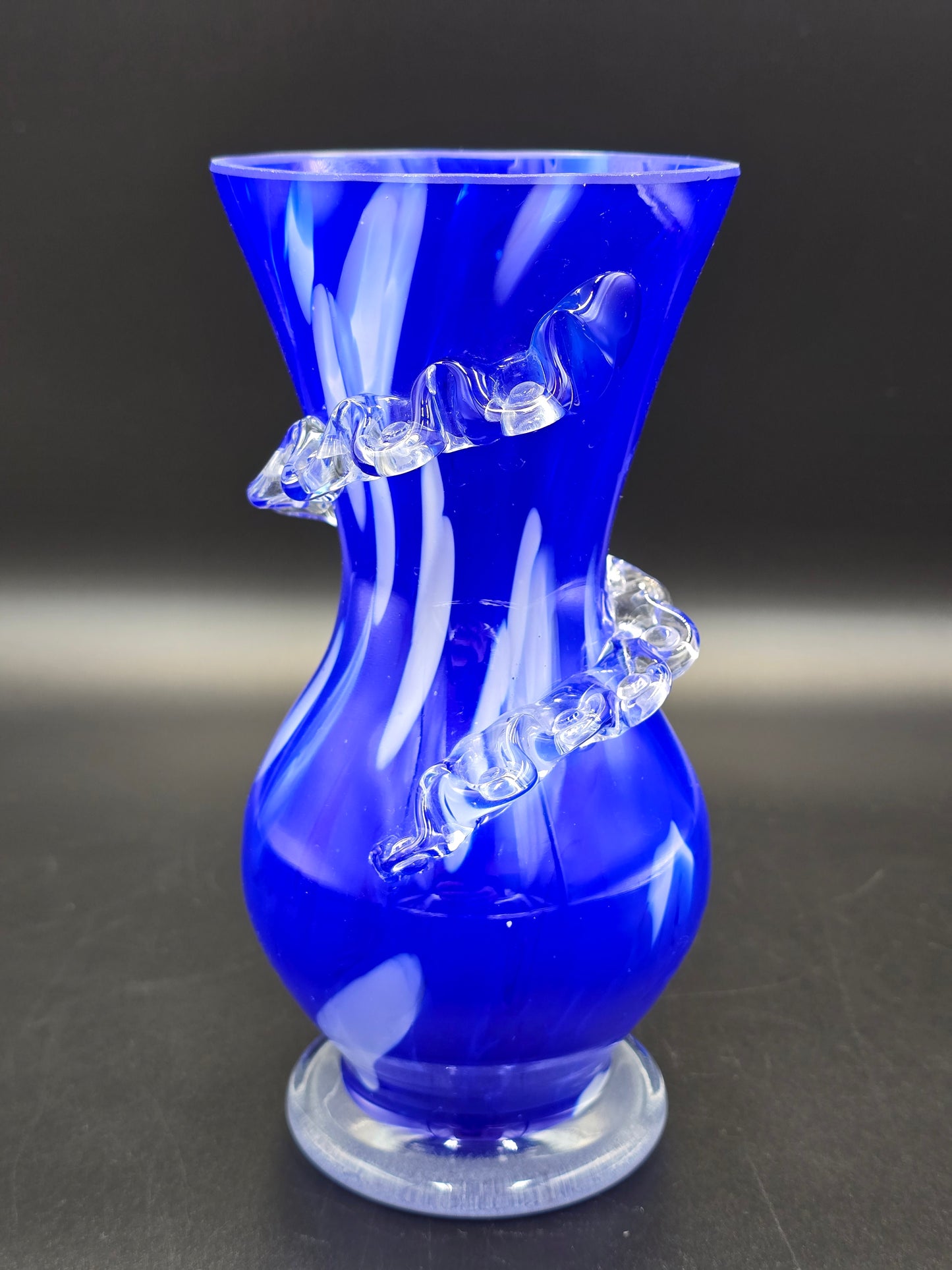 Kobalto stiklo vaza