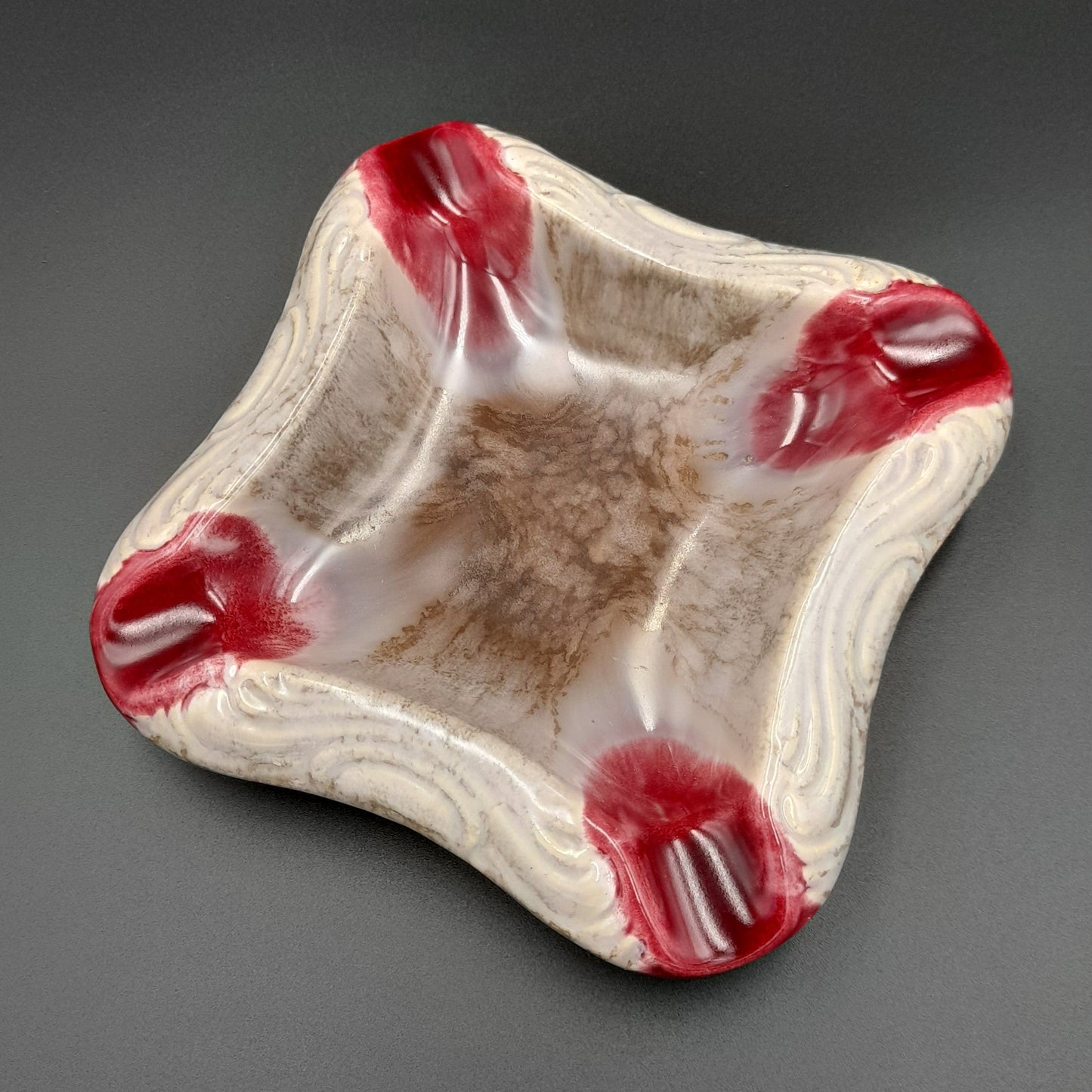 Keraminė glazūruota peleninė