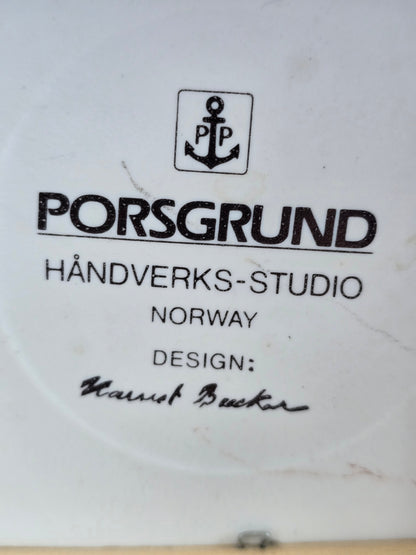 Harriet Backer paveikslėlis ant Porsgrund porceliano