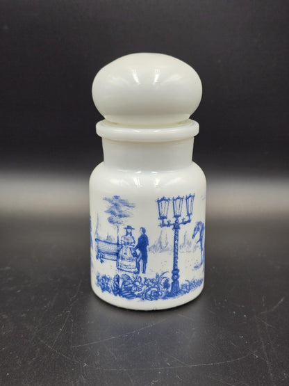 Vintažinis pieninio stiklo indelis