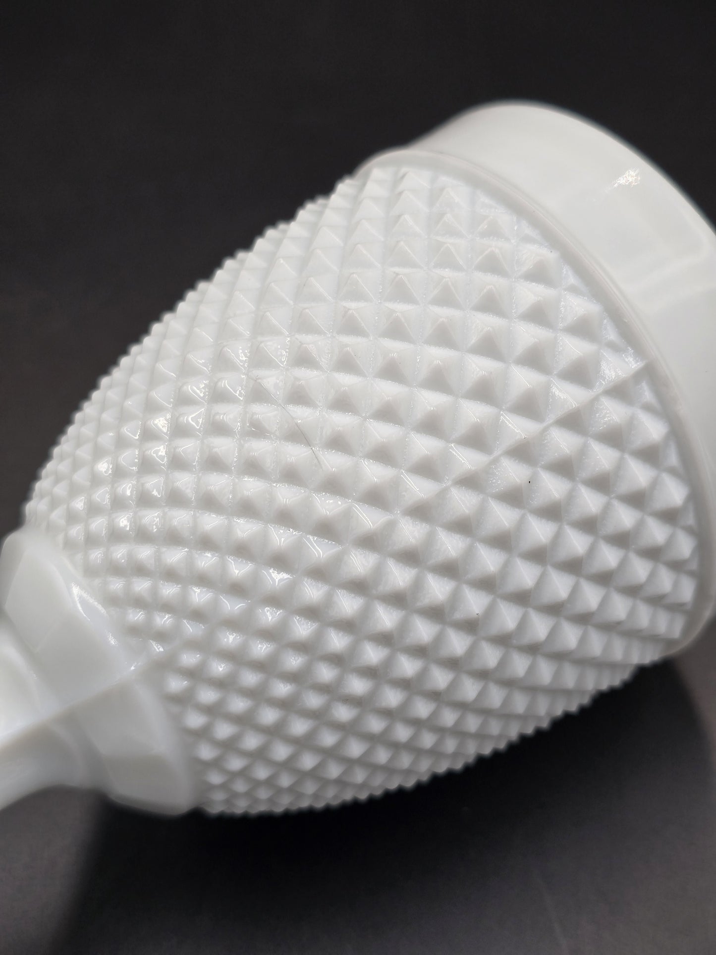 Pieninio stiklo taurė