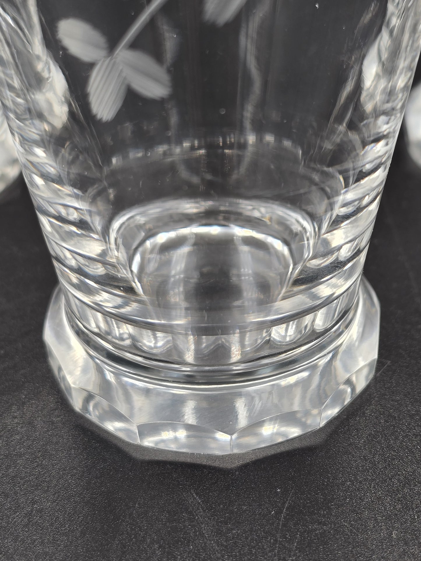 Vintažinės graviruotos stiklinaitės